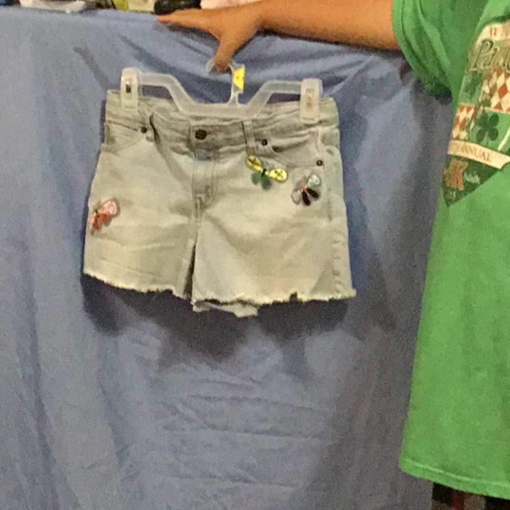 Appliqués girl’s shorts
